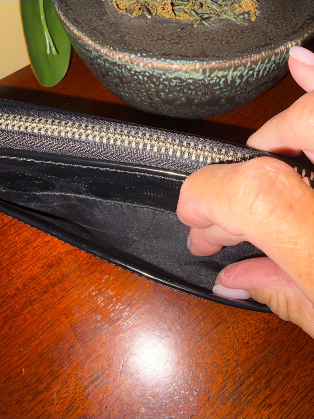 Coach Black Patent Leather Zip Wallet with Signature Emboss - Picture 3 of 7